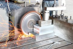 模具加工成形在工业生产中的地位及特点